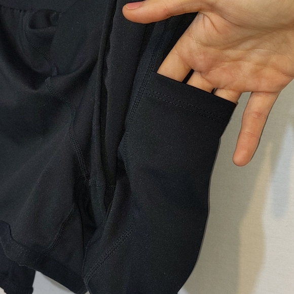 Fabletics Olesia Running Overlay shorts! - Picture 7 of 9